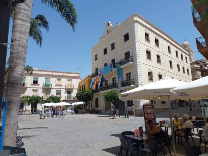 Et bilde som inneholder utend�rs, himmel, tre, konstruksjon

Automatisk generert beskrivelse