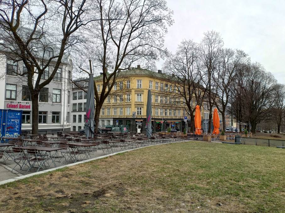 Et bilde som inneholder utend�rs, himmel, tre, konstruksjon

Automatisk generert beskrivelse