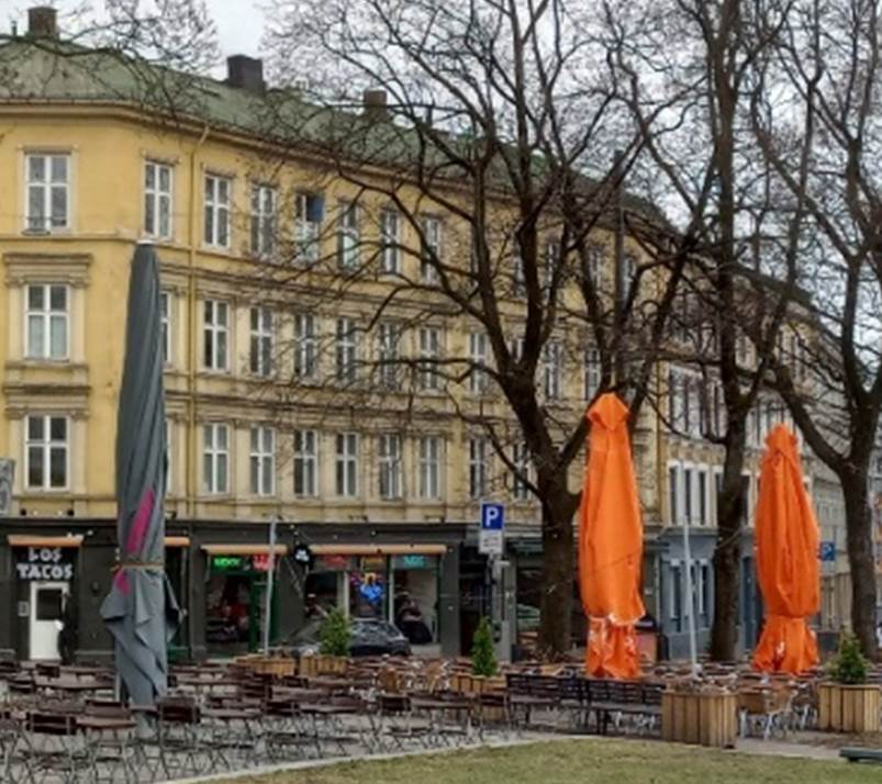 Et bilde som inneholder utend�rs, himmel, tre, konstruksjon

Automatisk generert beskrivelse