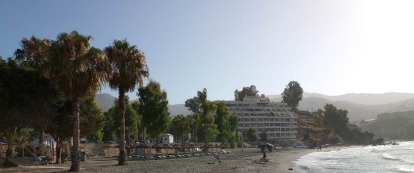 Et bilde som inneholder utend�rs, himmel, tre, strand

Automatisk generert beskrivelse