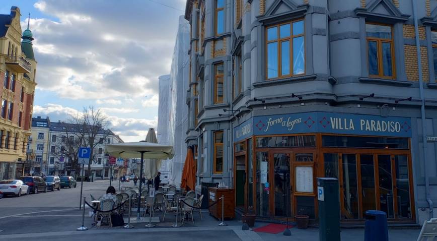 Et bilde som inneholder sky, utend�rs, konstruksjon, himmel

Automatisk generert beskrivelse