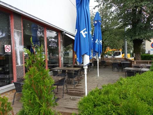 Et bilde som inneholder utend�rs, plante, tre, m�bler

Automatisk generert beskrivelse