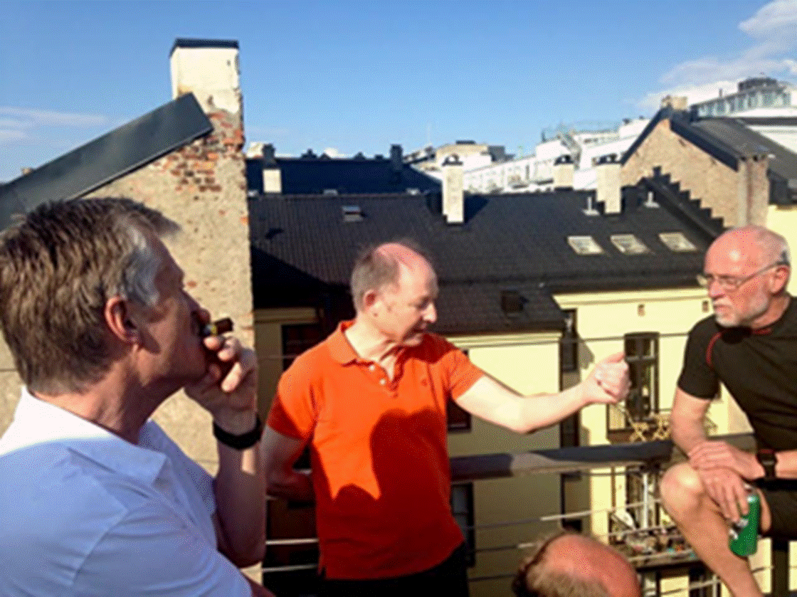 Et bilde som inneholder person, kl�r, himmel, utend�rs

Automatisk generert beskrivelse